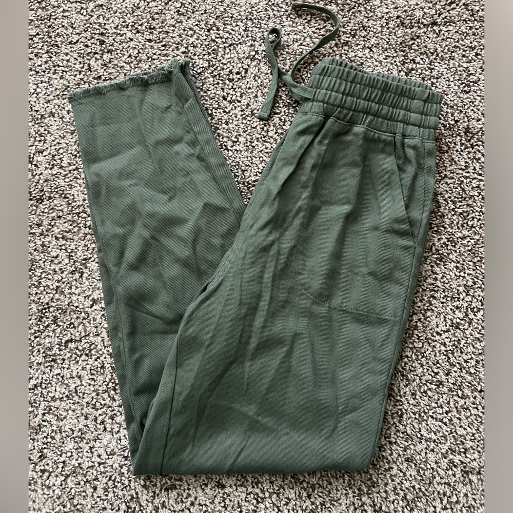 Women’s Green Linen Pants